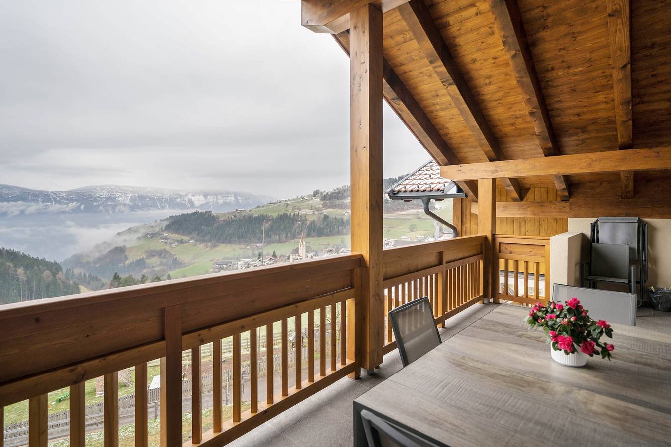 Entire apartment, Apartment 'Parliflhof Apt Langfenn' with Mountain View, Shared Garden and Wi-Fi in Mölten, Sarntal Alps