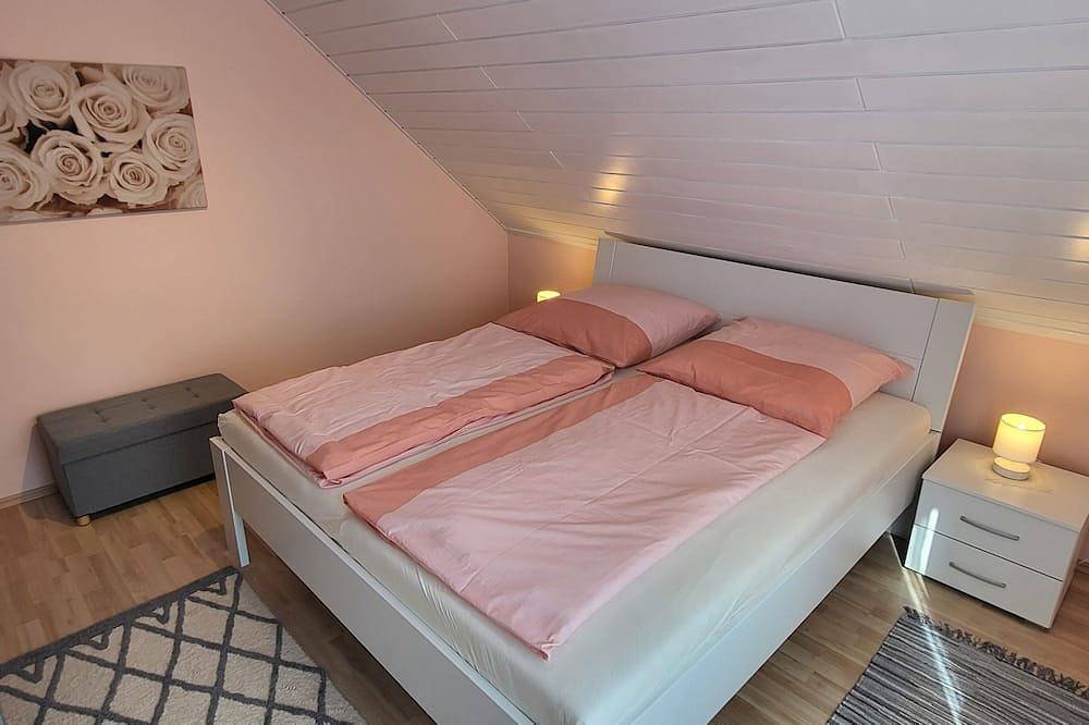 Ganze Wohnung, Gemütliche Ferienwohnung für 3 Personen, 10 Min. zum Bergischen Panoramasteig in Wiehl, Oberbergischer Kreis