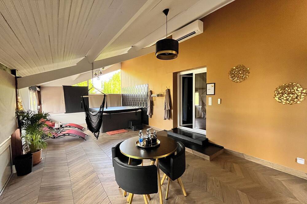 Room with private spa and cinema room in Caupenne, Dax en omgeving