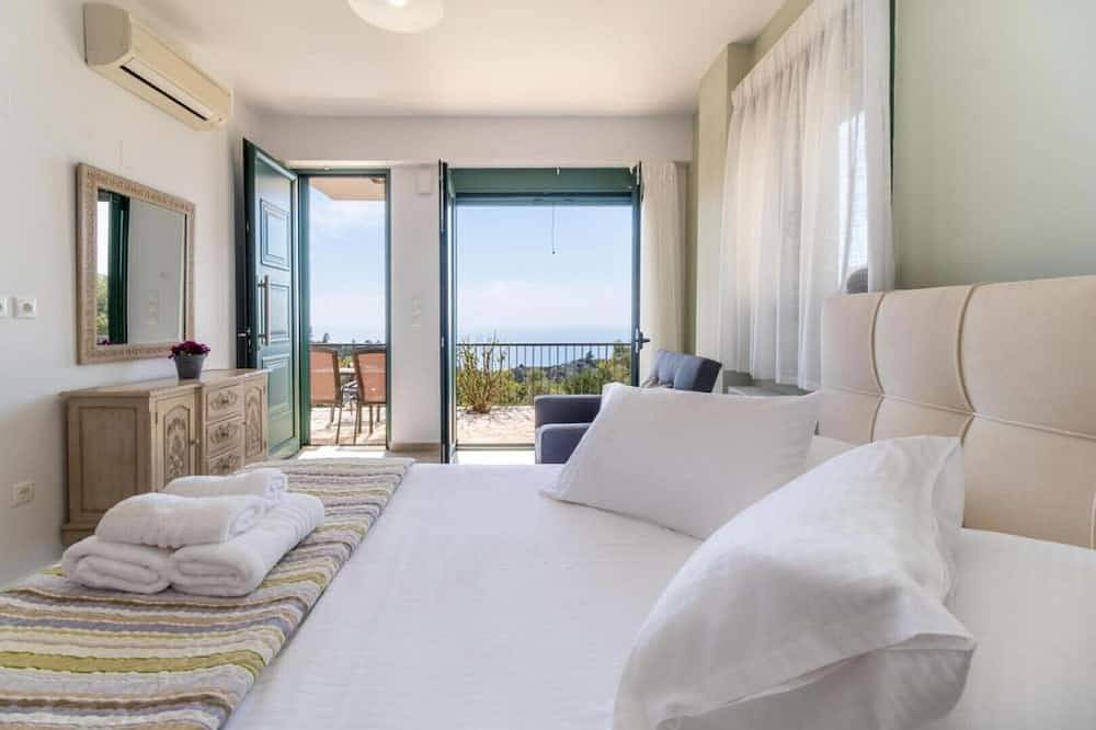 Sapphire Blue Villa in Kalamitsi, Grecia