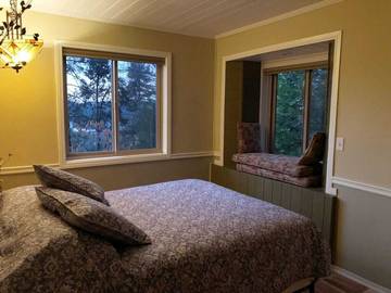 Log Cabin for 6 Guests in Lake Arrowhead, San Bernardino County, Picture 2