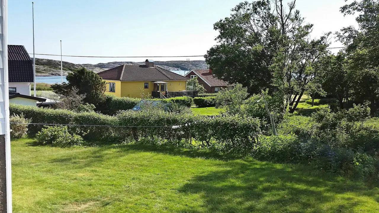 Hus för 5 Personer med trädgård in Orust