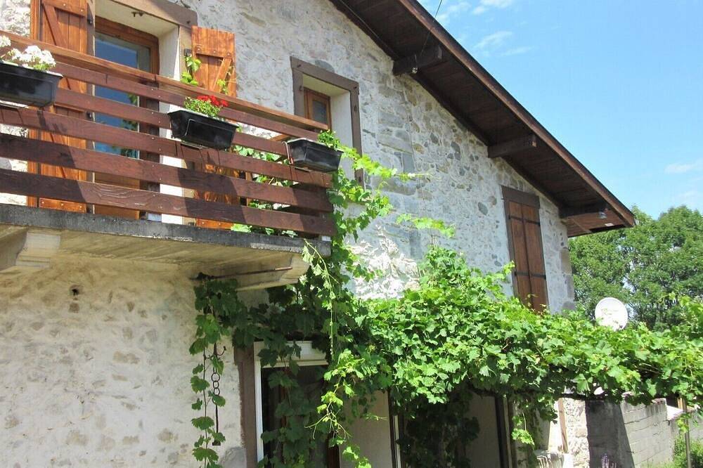 Jolie chambre indépendante dans une maison d'artiste in Mérigon, Parc naturel régional des Pyrénées ariégeoises