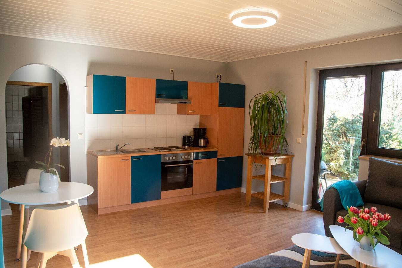 Apartamento entero, Apartamento 'Ferienwohnung Maintalblick' con terraza privada, jardín privado y Wi-Fi in Eltmann, Región Viticola de Franconia
