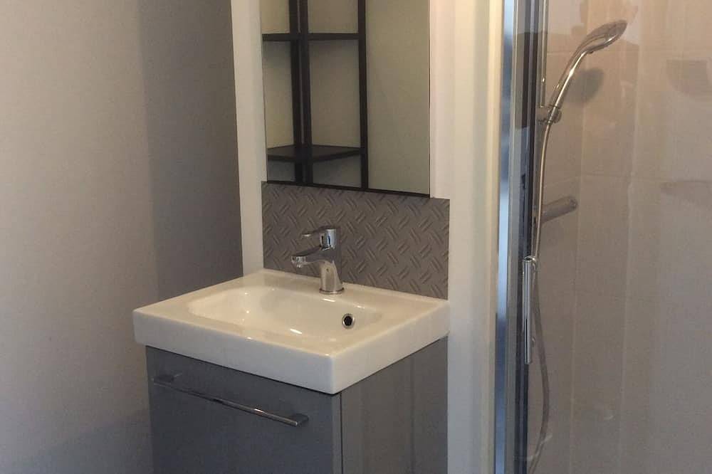 Entire apartment, Pleasant apartment with separate bedroom in Cherbourg-Octeville, Cherbourg-en-Cotentin