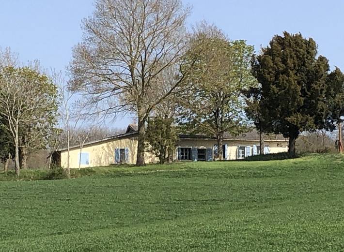Gîte pour 12 personnes, avec jardin ainsi que vue sur le lac et terrasse dans Bonas