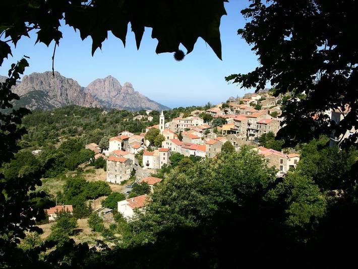 Location de vacances pour 4 personnes, avec terrasse et vue à Évisa - 3