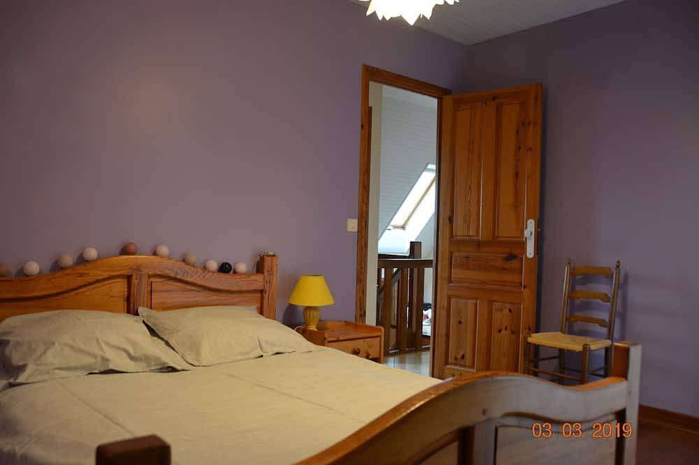 Summer season, near Perros Guirec and pink granite coast, house 6 people in Louannec, Pink Granite Coast