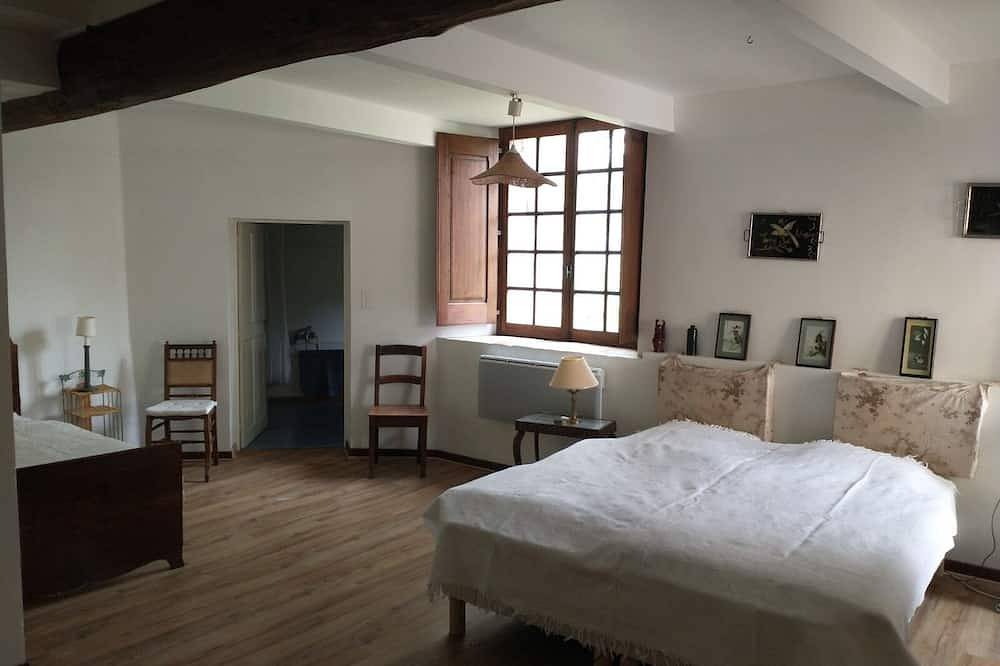 Vacation home for 10 guests with 180m² in Allemagne-en-Provence (171988) in Allemagne-en-Provence, Parc naturel régional du Verdon