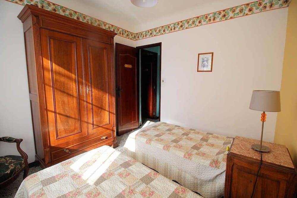 Holiday home in Saint-Didier, private pool, intimate settin, pets admitted(1). in Saint-Didier, Parc naturel régional du Mont-Ventoux