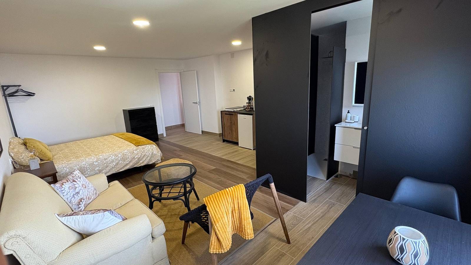 Entire studio, Vacation 'Bastion Del Drago - 2' with Mountain View, Shared Terrace and Wi-Fi in Arucas (municipality), North Gran Canaria