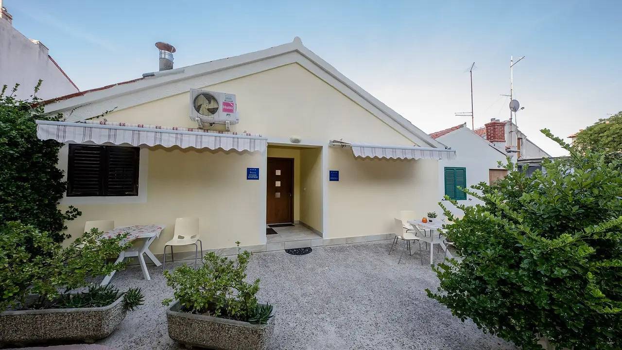 Ganze Ferienwohnung, Ferienwohnung für 3 Personen (37 m²) in Rab in Rab Stadt, Rab