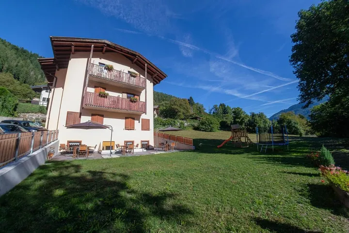 Residence per 4 persone, con giardino e panorama, con animali domestici - 1