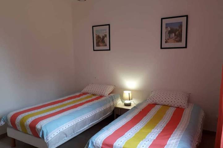 Location de vacances pour 6 personnes, avec terrasse et jardin à Montluel - 4