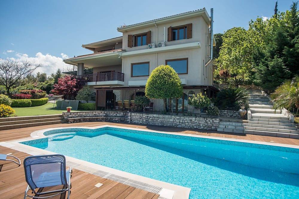 Villa Primavera mit Pool und Meerblick / 7pax in Achaia
