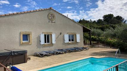 Cottage pour 8 personnes, avec terrasse et jardin ainsi que jacuzzi et piscine à Montbrun-des-Corbières