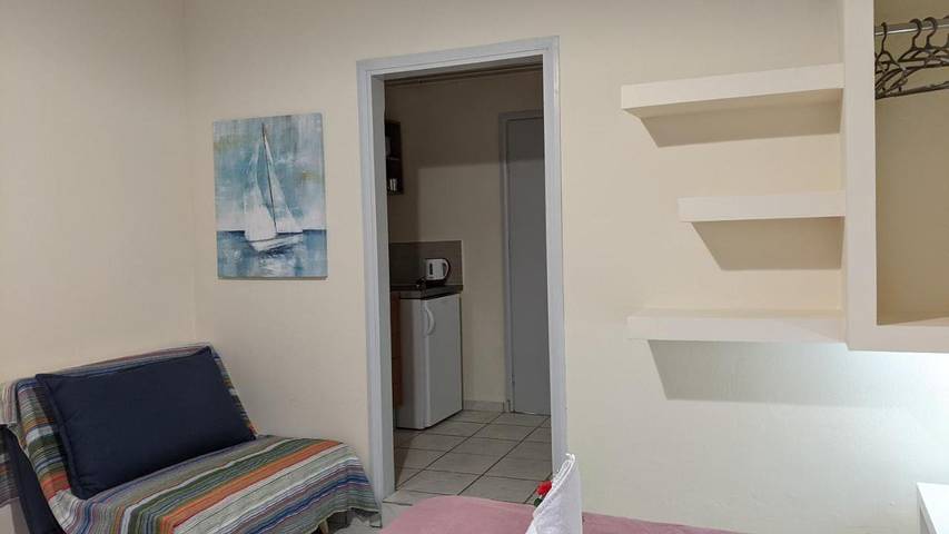 Gîte pour 2 personnes, avec vue ainsi que jardin et balcon dans Soúgia - 3