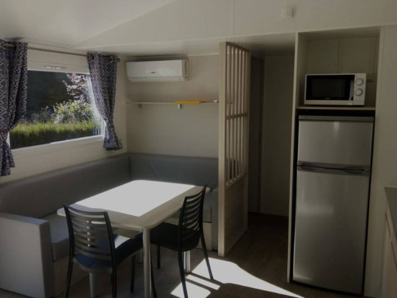 Mobil-home Confort pour 6 pers. à Chazelles-sur-Lyon in Chazelles-sur-Lyon, Montbrison