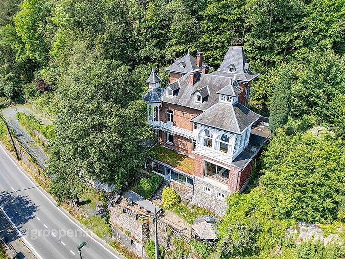 Ferienhaus für 19 Personen, mit Terrasse und Balkon/Terrasse