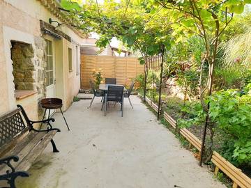 Gîte pour 2 personnes, avec piscine et balcon dans les Alpes-de-Haute-Provence