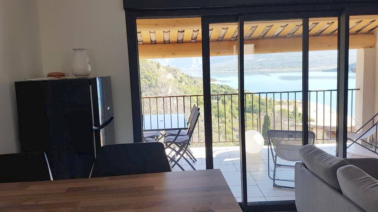 Appartement entier, Apartment with Lake View in Sainte-Croix-du-Verdon, Gorges du Verdon