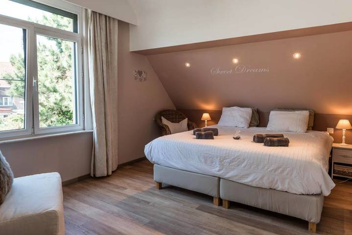 Chambre d’hôte pour 2 personnes, avec piscine et sauna ainsi que jardin et jacuzzi à Malines