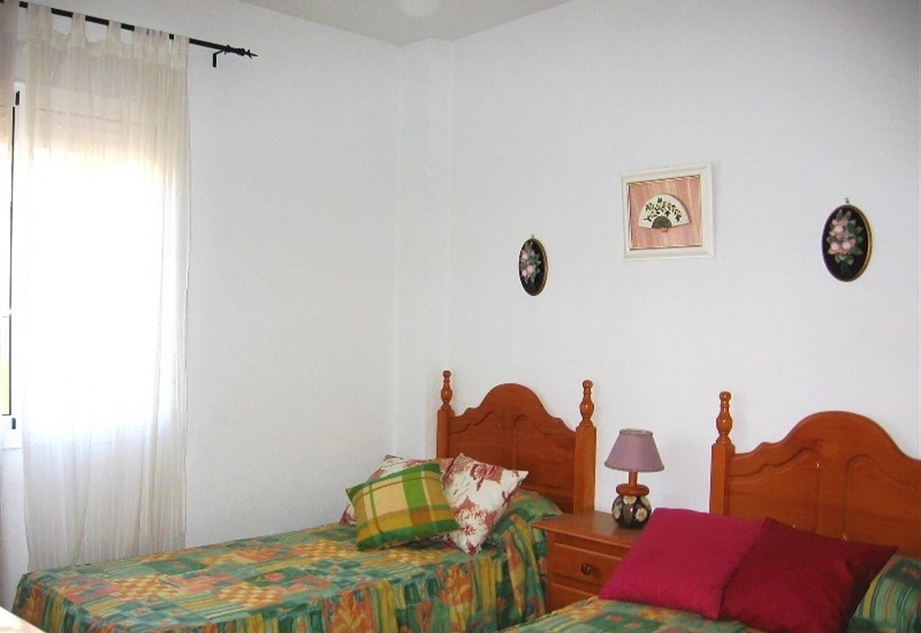 Appartamento intero, Appartamento per famiglie con terrazza privata, piscina condivisa, aria condizionata e Wi-Fi in Torremolinos, Costa del Sol