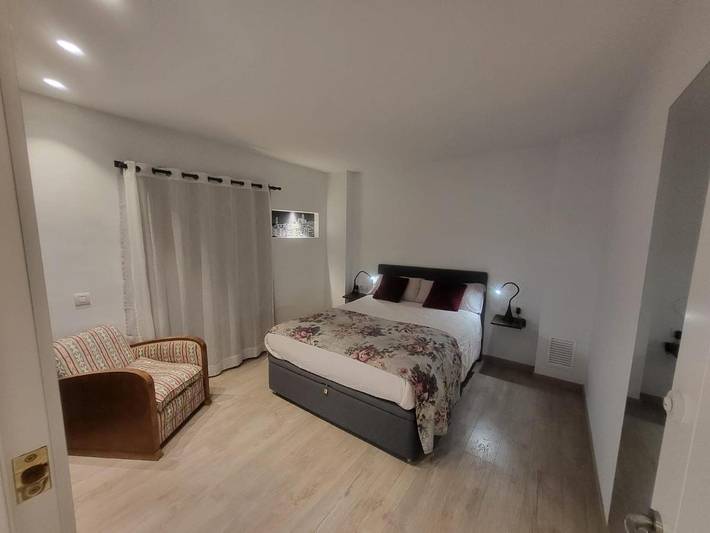 Apartamento para 6 personas, con jardín y vistas, Se admiten mascotas en Gerona