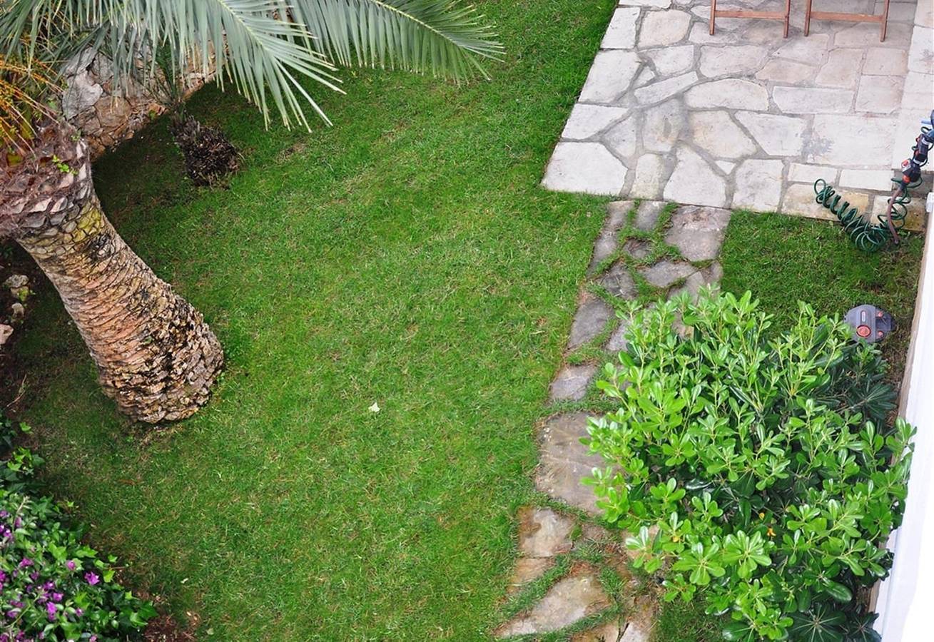 Villa de vacaciones en Tarragona con terraza descubierta, jardín y Wi-Fi in Cala Romana, Tarragona