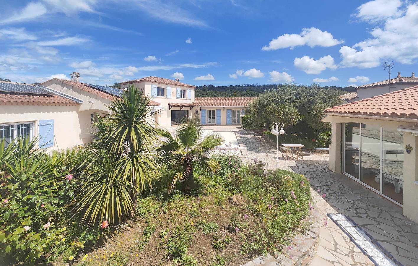 Laurens Oase: Geräumiges Appartement mit Pool, WiFi & A/C in Laurens, Mittelmeerküste (Frankreich)
