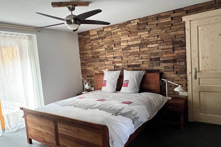 Ganze Wohnung, Attractive apartment *** in the French alps, in farmhouse from 1751 by the river in Mieussy, Region Bonneville