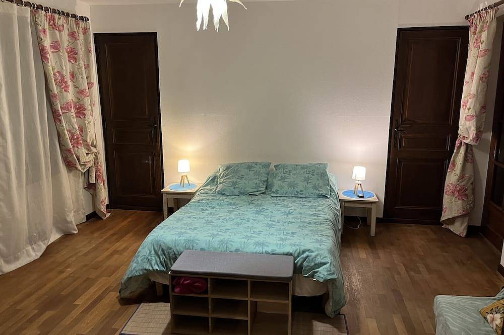 5 Bedroom Private vacation home in Le Val in Le Val, Brignoles region