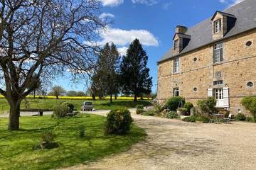 Gîte pour 4 personnes, avec jardin à Braffais