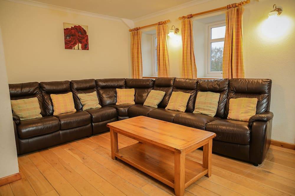 Padarn -  a bungalow that sleeps 8 guests  in 4 bedrooms in Pwllheli, Gwynedd