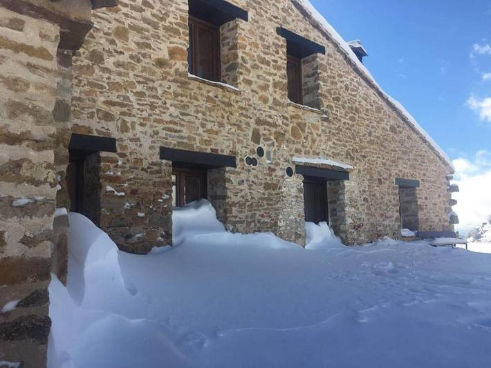 Casa rural para 12 personas, con Terraza además de Jardín y Vistas en Miravete de la Sierra