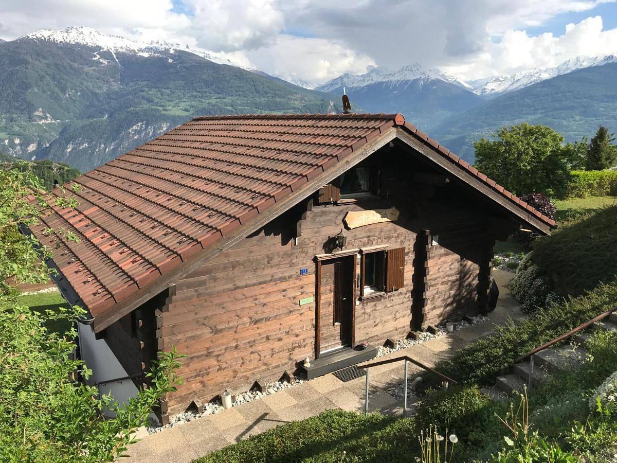 Three-Bedroom Chalet in Ayent, Sion - Sierre & Umgebung