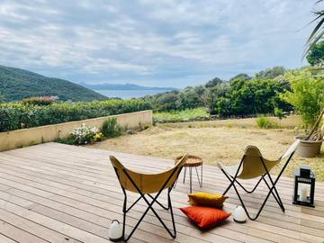 Gîte pour 4 personnes, avec terrasse et vue à Farinole