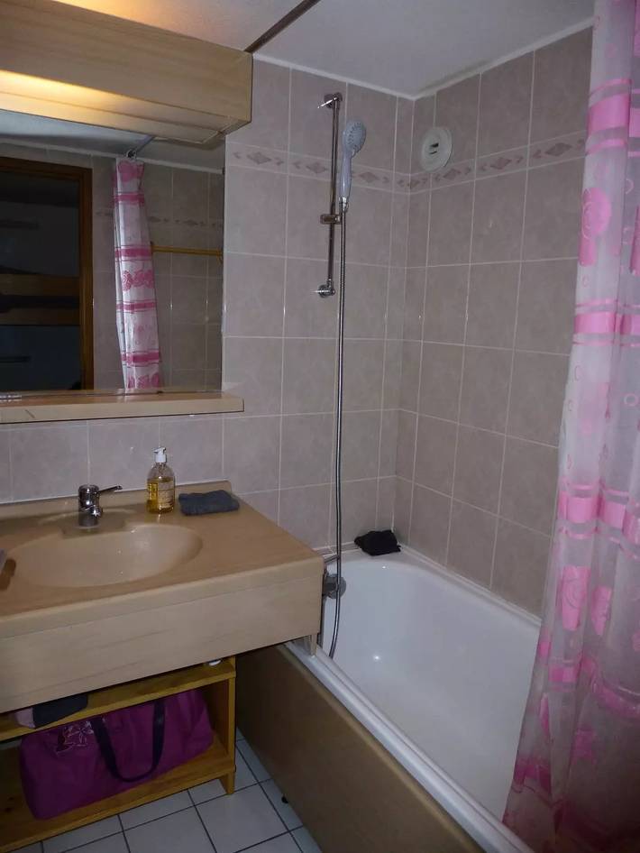 Entire apartment, Apartment 2 rooms mezzanine - 6 people in Bessans, Saint-Jean-de-Maurienne region