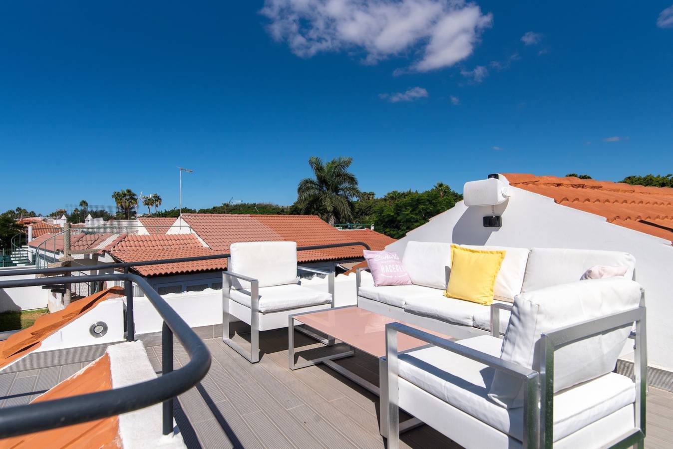 Casa de férias « La Casa Blanca » com piscina partilhada, Wi-Fi e ar condicionado in Campo Internacional, San Bartolomé de Tirajana