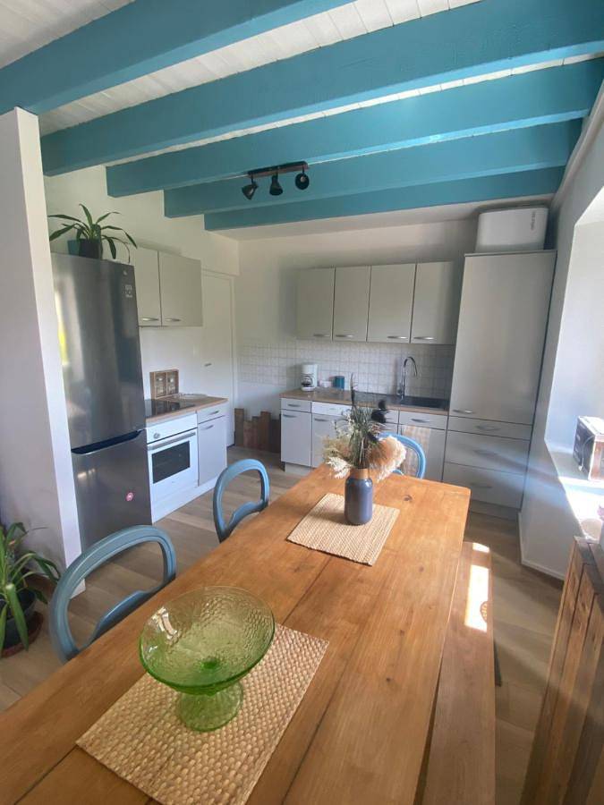 Location de vacances pour 4 personnes, avec vue ainsi que vue sur le lac et terrasse, animaux acceptés à Hédé-Bazouges - 2