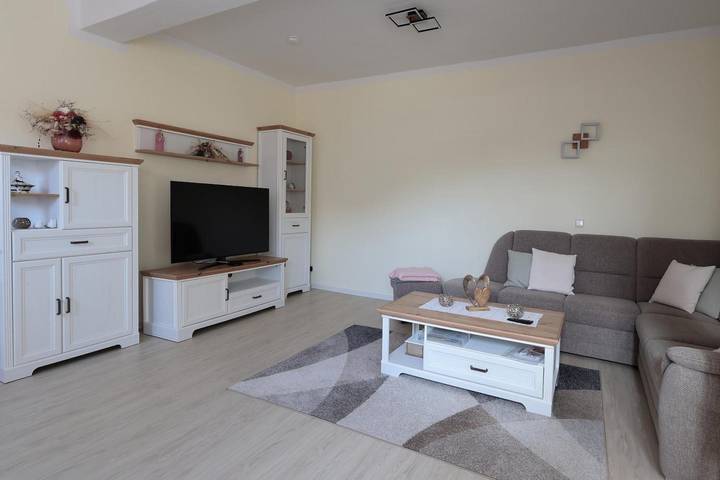 Ganze Wohnung, Apartment „Fritsch“ mit gemeinsamer Terrasse und Wlan in Plaue, Thüringer Kernland