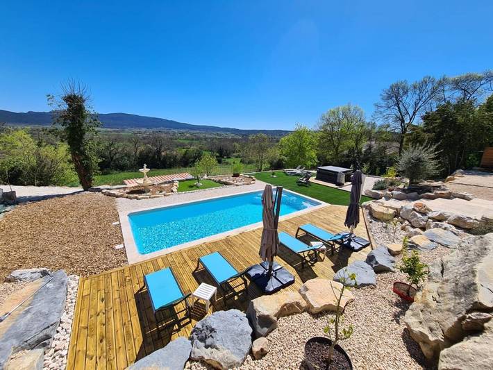 Appartement de vacances pour 2 personnes, avec Terrasse et Jacuzzi ainsi que Jardin et Piscine