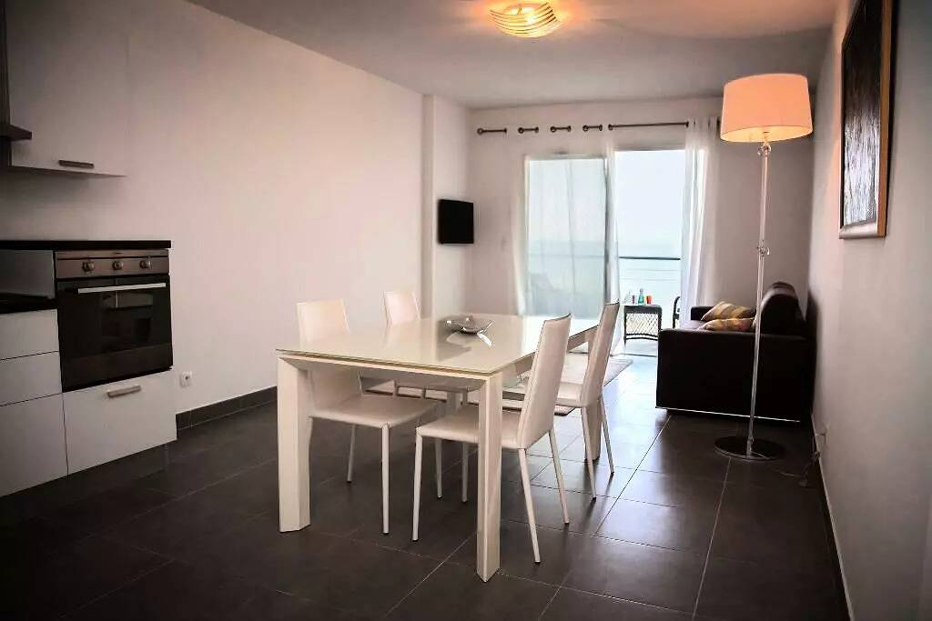 Ganze Wohnung, Ferienwohnung 3 Zimmer 6 Personen (4 Erwachsene + 2 Kinder) - Meerblick in Macinaggio, Rogliano