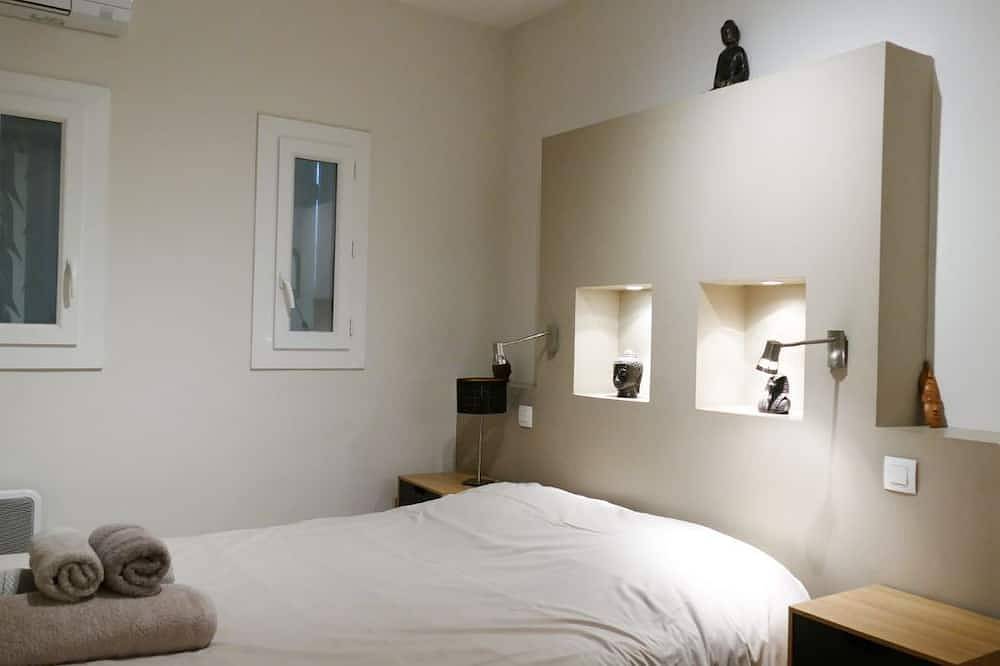 Ganze Wohnung, Appartement en rdc de  villa à Cassis , vue mer exceptionnelle, piscine chauffée in Cassis, Nationalpark Calanques