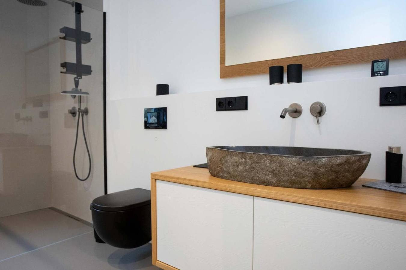 Ganze Wohnung, Apartment 'Omas Rhön-Garten' mit Bergblick, gemeinsamer Terrasse und Wlan in Poppenhausen, Rhön-Hessen