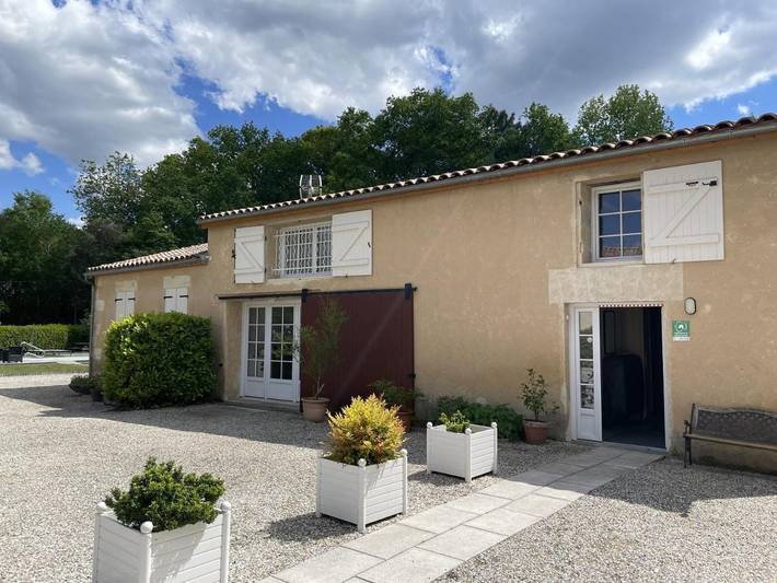 Location de vacances pour 2 personnes, avec piscine et jardin à Listrac-Médoc - 2