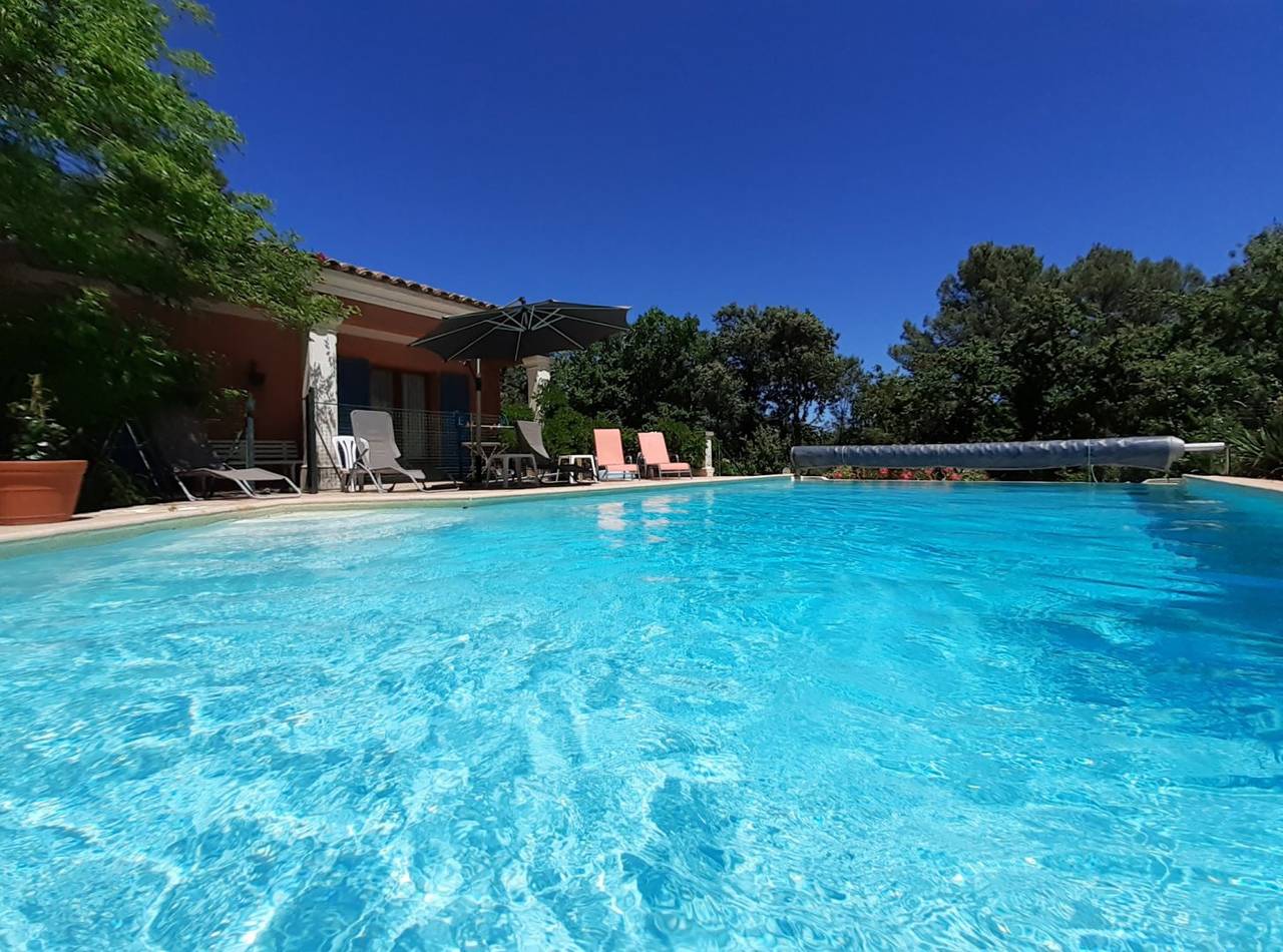 Villa sur 4200 m², grande piscine, aucun vis-à-vis in Flassans-sur-Issole, Région de Brignoles