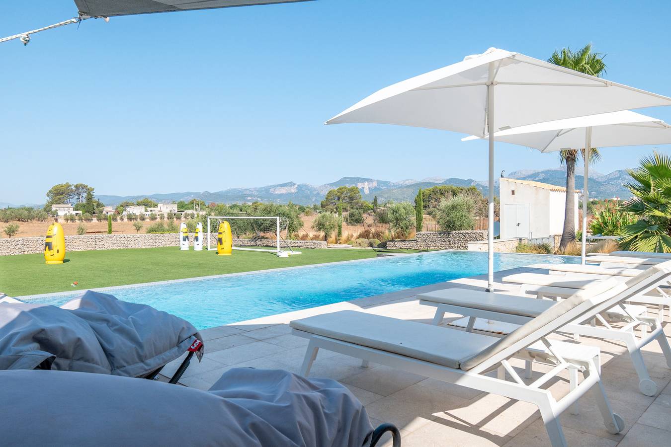 Elegante und moderne Villa Son Set mit beheiztem Pool, Fußballfeld, Wlan und Klimaanlage in Inca, Mallorca Inselmitte
