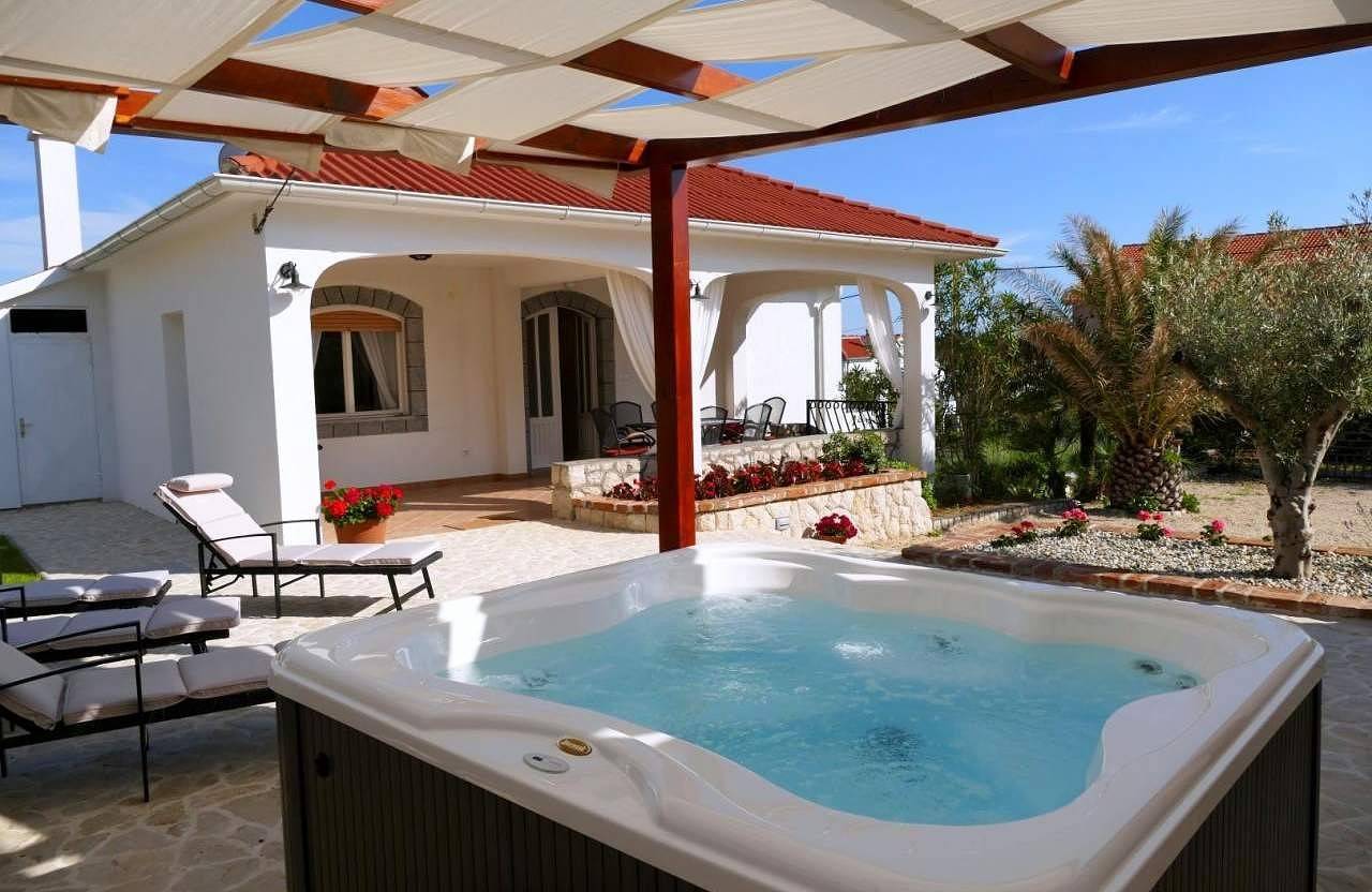3-Zimmer-Haus mit Terrasse Barbat, Rab K-22081 in Barbat na Rabu, Rab