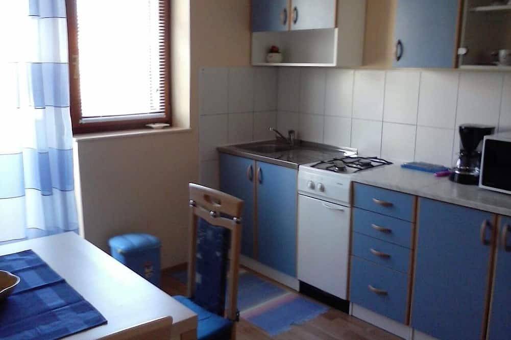 Ganze Wohnung, 1-Zimmer-Ferienwohnung mit Terrasse Cres in Cres Stadt, Cres